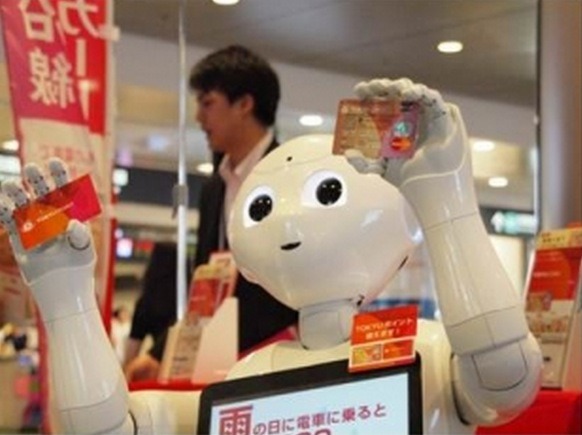 ロボット「Pepper」が二子玉川駅で案内…TISがアプリ構築を支援