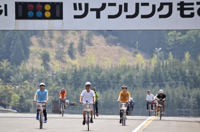 横幅も十分なサーキット