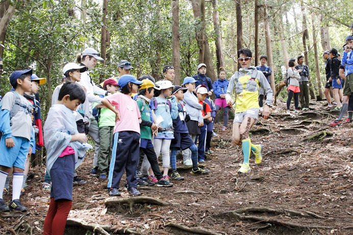 ノースフェイス、子供自然教室「Kids Trekking in 蓼科山」10月10日