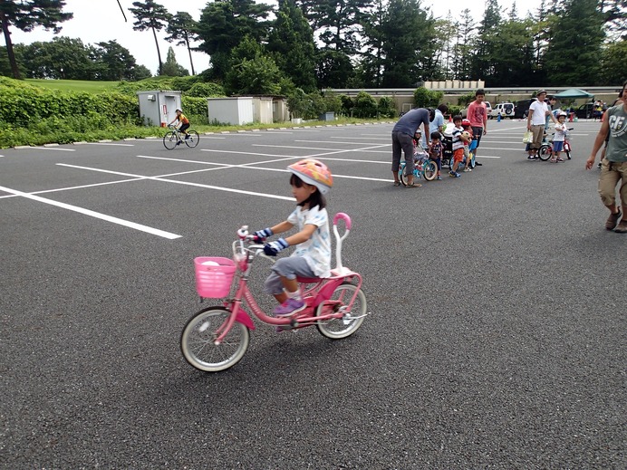 自転車競技の人材育成に一石…西武園ゆうえんち、補助輪はずし大作戦