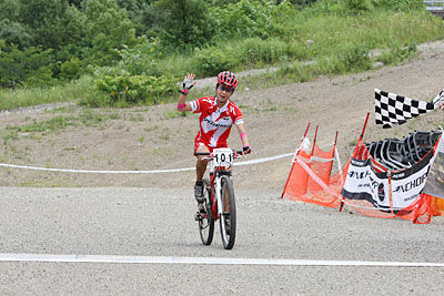 　全日本マウンテンバイク選手権クロスカントリーの女子エリートが7月21日に行われ、片山梨絵（SPECIALIZED）が優勝した。