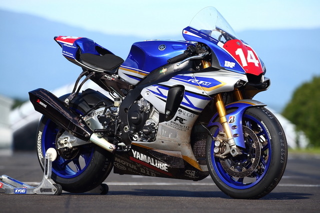 スポーツランドSUGOで公開された「team R1 & YAMALUBE」YZF-R1M