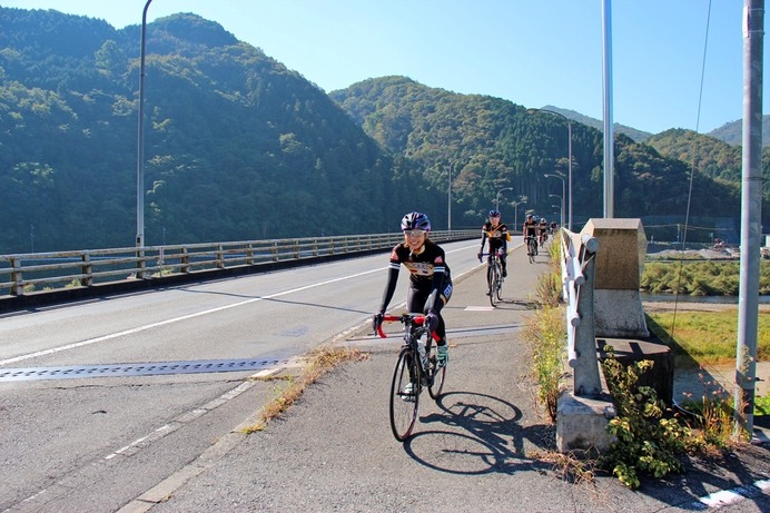 廃線の自転車道を巡る「さわやか片鉄ロマン街道！自転車散歩サイクリング大会」が開催（2015年10月18日）