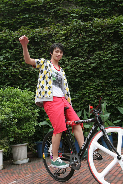 　「自転車のある人生が大好き！」な人々の愛車＆ライフスタイルを紹介する人気コーナー、サイクルスタイルスナップに、映画「シャカリキ！」で主人公テル役を演じる遠藤雄弥さんが登場しました。