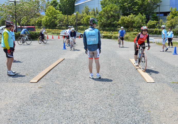 「オトナの自転車学校」は参加者が自らの進歩に驚く3時間の教室