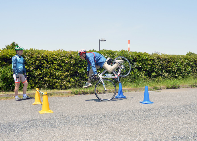 「オトナの自転車学校」は参加者が自らの進歩に驚く3時間の教室