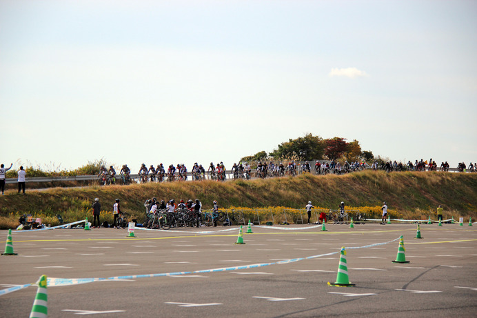 淡路市政10周年記念・淡路ロードレース…初心者から本格レーサーまで和気あいあい