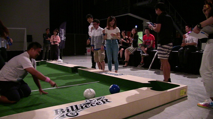 ビリヤード×サッカーで「ビリッカー」、関東大会開催…足でプレイするビリヤード！