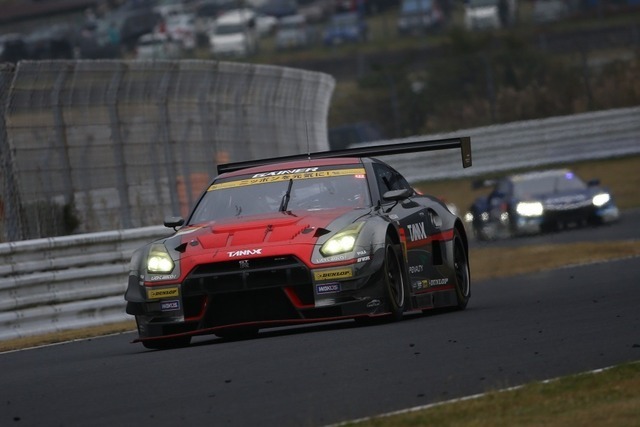 GT300クラスの#10 GT-R。