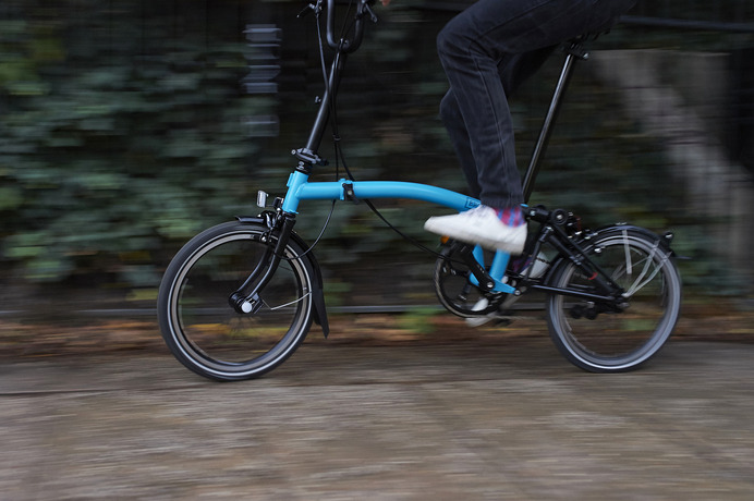 ブロンプトン、折りたたみ自転車「ブラック エディション」第2弾…動画コンペも開催