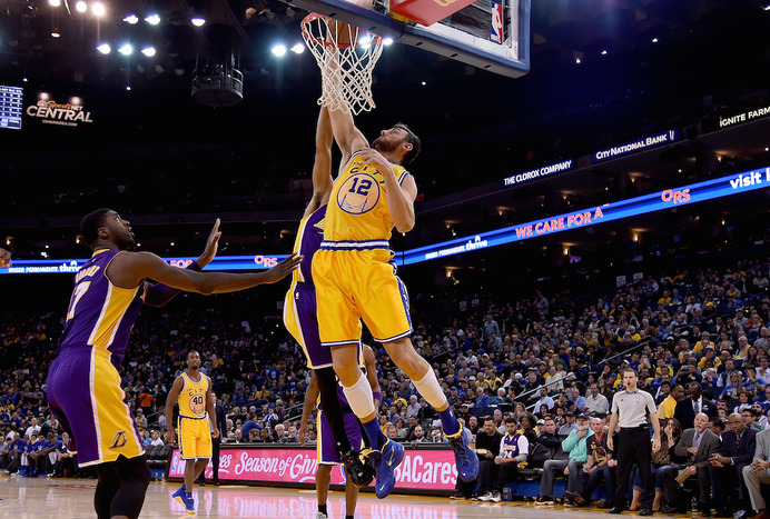 ゴールデンステート・ウォリアーズ、NBA新記録の開幕16連勝（2015年11月24日）