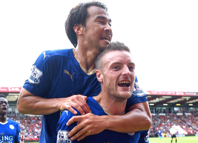 岡崎慎司とジェイミー・ヴァーディ（c）Getty Images