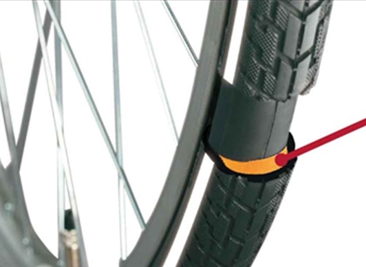 カインズの自転車「キラクル」は厚底タイヤ、空気が抜けにくいバルブを使用