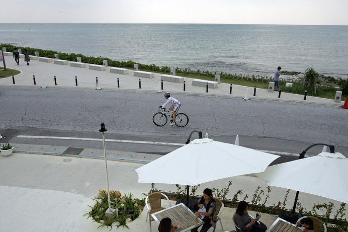 沖縄をサイクリング