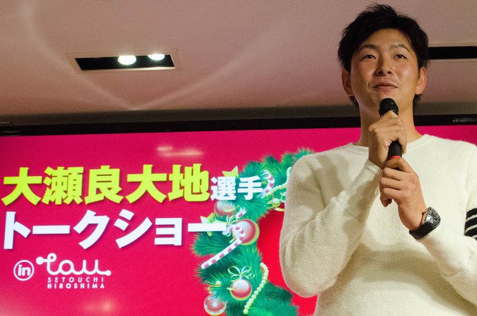 銀座の広島ブランドショップTAUで大瀬良大地投手のトークショーが開催（2015年12月14日）