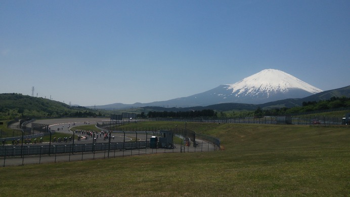 団長安田と小島よしおが表面上は仲よく自転車耐久を走る