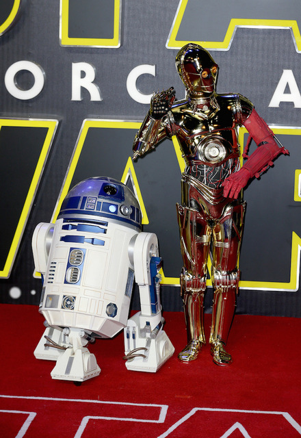 日本のファンから人気を集めた「C-3PO」（右）と「R2D2」（左）(C)Getty Images