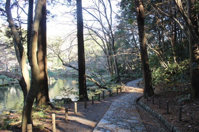 境内にある成田山公園