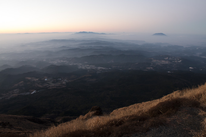 【南日本グルメライド】ご来光登山で高千穂峰へ…山頂で向かえる新年