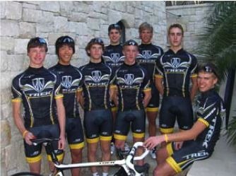 　3年ぶりに現役復帰して注目されるランス・アームストロングが、若手育成チームのトレック・リブストロングU23を立ち上げた。メインスポンサーは自転車メーカーのトレックで、23歳以下の有望選手を集めて育成していく計画だ。さらにレース活動を通して、癌撲滅運動の「