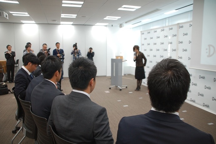 横浜DeNAベイスターズ新人選手、DeNA会長から事業内容を教わる（2016年1月15日）