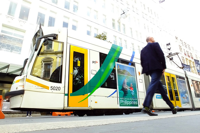 メルボルンの中心地（CBD）を行く路面電車（Yarra Trams）