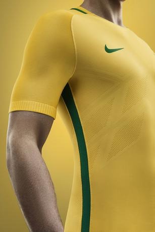サッカーブラジル代表のチームジャージ「ブラジル2016 ナショナルフットボールキット」（ナイキ）