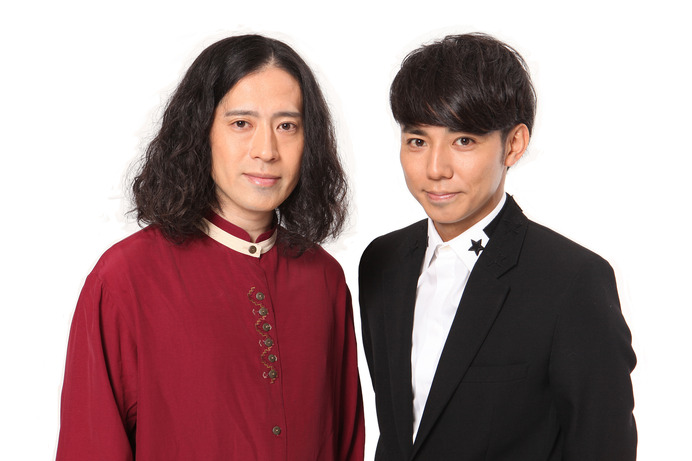 ピースの又吉直樹（左）と綾部祐二がスポーツニュース番組『追跡 LIVE！ Sportsウォッチャー』で土日のMCを担当