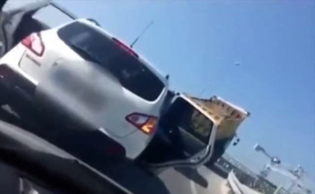 煽られてブチ切れたダンプカーが、高速道路でとんでもない暴挙に！