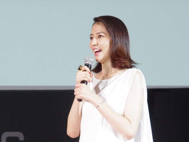 女優の長澤まさみさんが、アルファロメオの新型『4C（フォーシー）』発表会に駆けつけた