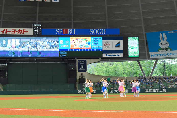 私立恵比寿中学と本田紗来がセレモニアルピッチに登場