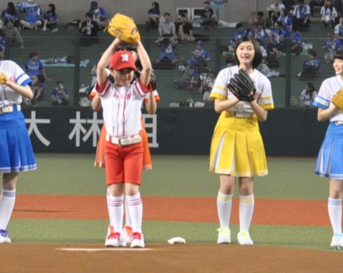 本田紗来ちゃん、プロ野球交流戦のセレモニーピッチで全力投球