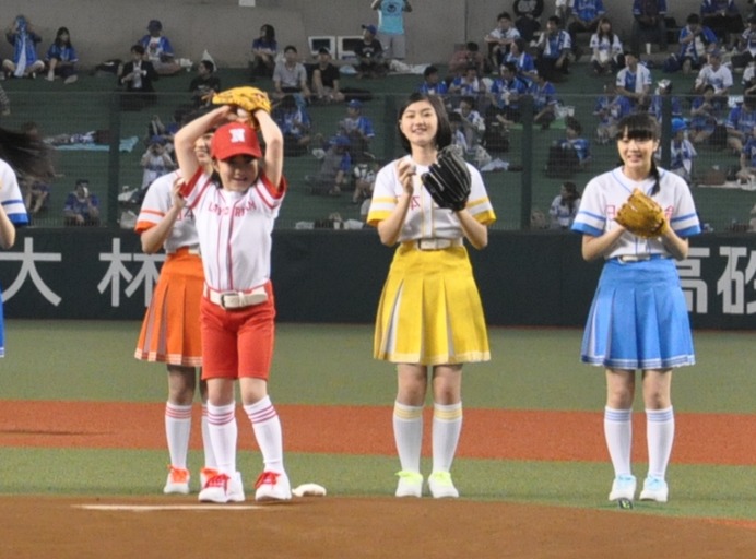 本田紗来ちゃん、プロ野球交流戦のセレモニーピッチで全力投球