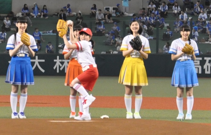 本田紗来ちゃん、プロ野球交流戦のセレモニーピッチで全力投球