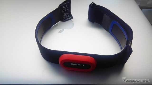 ハートレートセンサーHRM-Runは胸にベルトで装着する心拍センサー