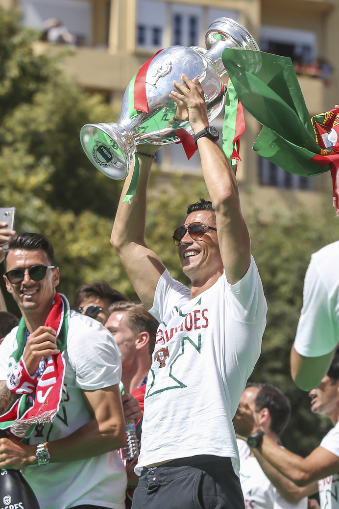サッカー欧州選手権で優勝したポルトガル代表のクリスティアーノ・ロナウドらが凱旋（2016年7月12日）