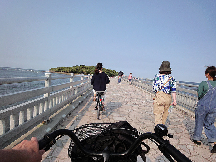 宮交ボタニックガーデン青島でレンタサイクル（1日500円）を借りて、青島ビーチパークや青島神社をめぐった