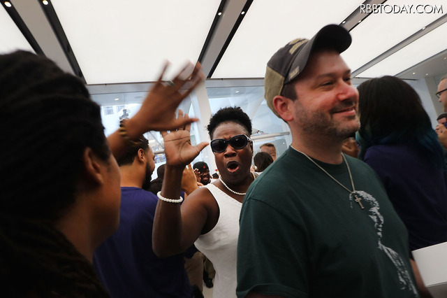 ニューヨークのワールドトレードセンターにオープンしたApple Store（C）Getty Images