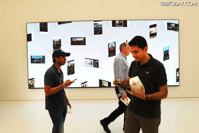 ニューヨークのワールドトレードセンターにオープンしたApple Store（C）Getty Images