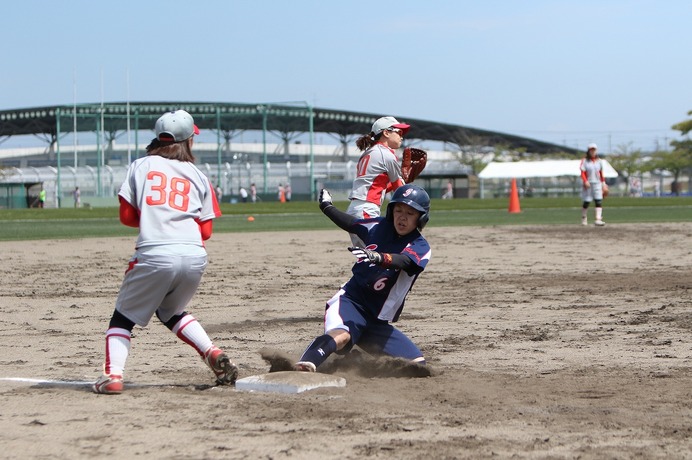 佐川急便、全国女子ソフトボール交流戦開催