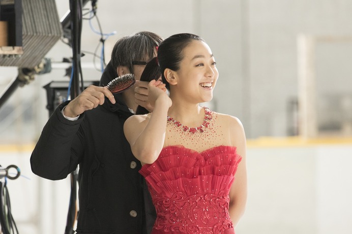 浅田真央と羽生結弦、滑らかな演技で美味しさを表現…ガーナミルクチョコレートCM