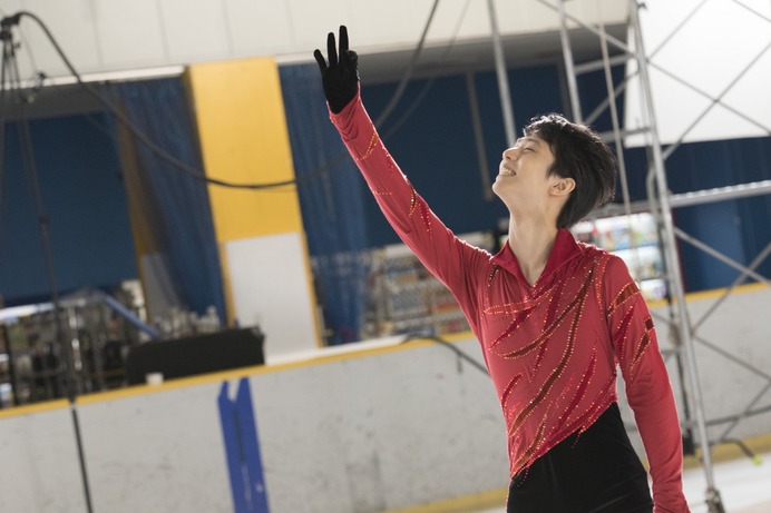 浅田真央と羽生結弦、滑らかな演技で美味しさを表現…ガーナミルクチョコレートCM