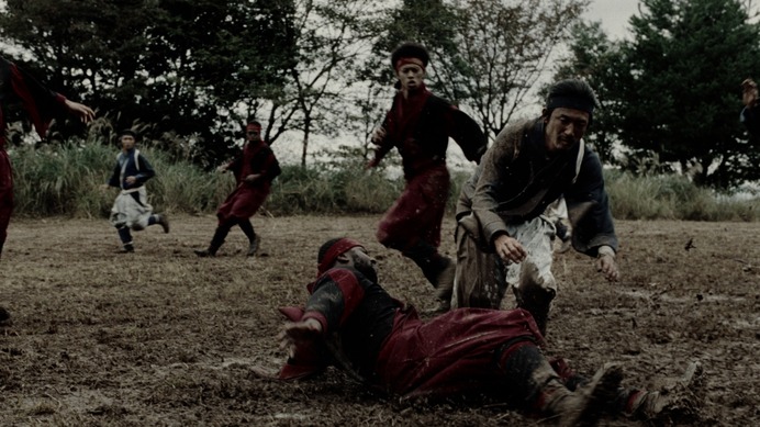 三太郎が全力でサッカー日本代表を応援！au新CM 「応援」篇放映開始