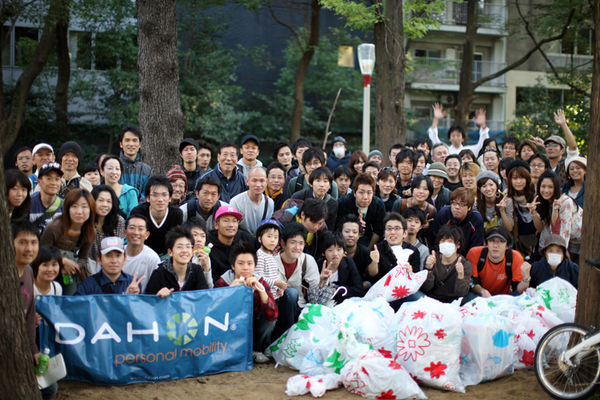 　ダホンの日本総代理店（株）アキボウの主催によるサイクリングしながらの清掃活動「CYCLINGxCLEAN PROJECT」が11月8日に大阪市内で開催された。