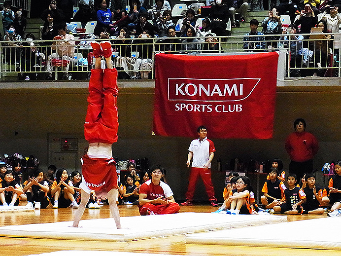 あつまれ運動塾キッズ！コナミスポーツクラブ体操競技部 スペシャル体操教室（コナミスポーツクラブ本店、11月27日）