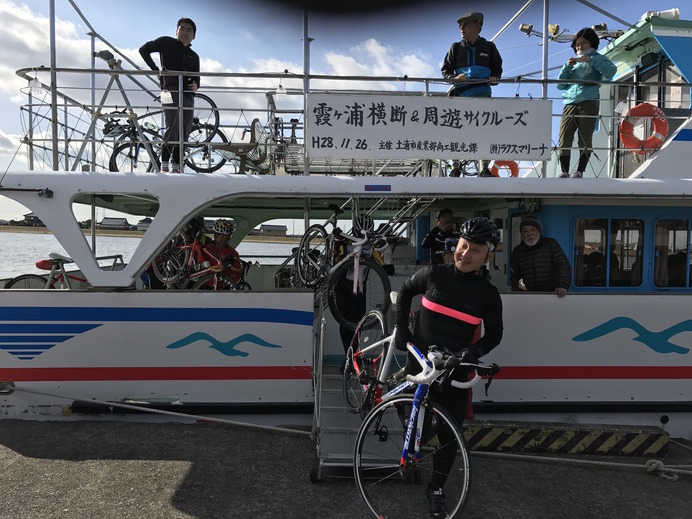 潮来で下船し、出発点の土浦を目指すサイクリストが多かった