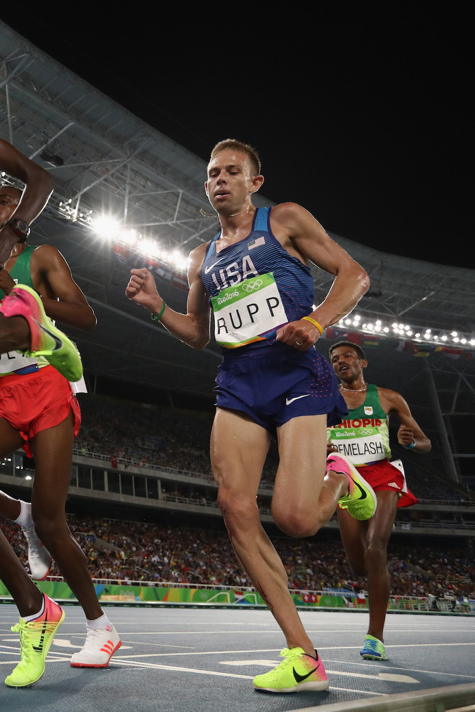 リオデジャネイロ五輪男子1万mを走るゲーレン・ラップ（2016年8月13日）