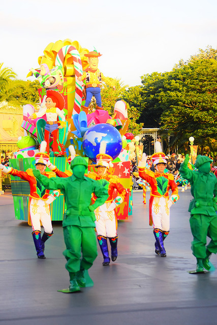 パレード「ディズニー・クリスマス・ストーリーズ」in東京ディズニーランド