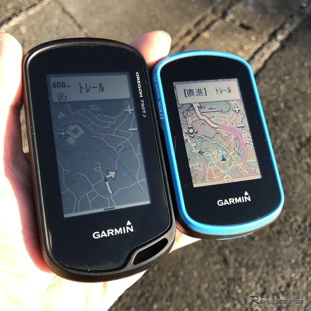 Oregon 750TJ（左）はハイキングコースを把握して紫色のルートで案内する