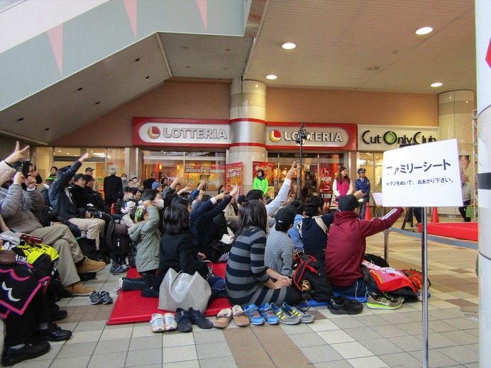 千葉ロッテトークショー 新津田沼駅前（2016年12月21日）